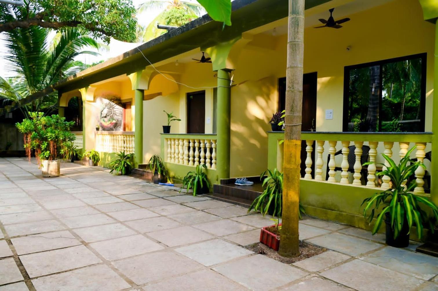 One Love Guest House Morjim Dış mekan fotoğraf